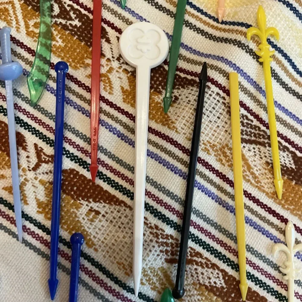 Vintage‎ Cocktail Picks, Swizzle Sticks, Appetizer (lot A)